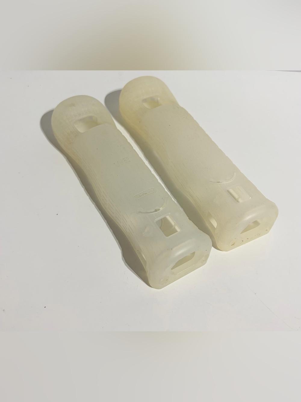 Lot 2 Nintendo Wii Controller Wiimote Remote Sleeve Silicone Rubber Cover Clear